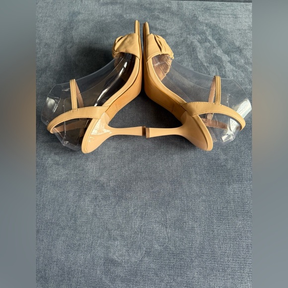 Chelsea & Violet Womens Nude Ruched Heels SZ 8.5 Ankle Strap Spool Heel Summer - Picture 5 of 8